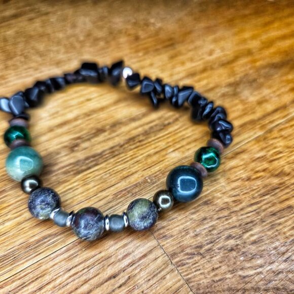 Fancy Jasper, Black Onyx & Dragon Blood Stretch Bead Bracelet - Picture 2 of 6